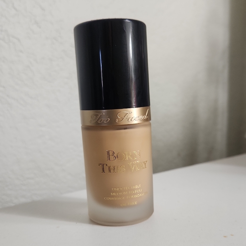 Too Faced Born This Way Foundation - Almond